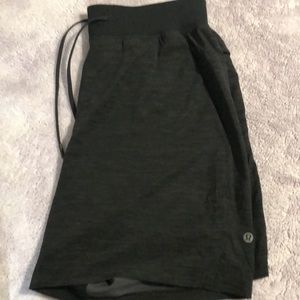 MENS LULULEMON SHORTS NEVER WORN
